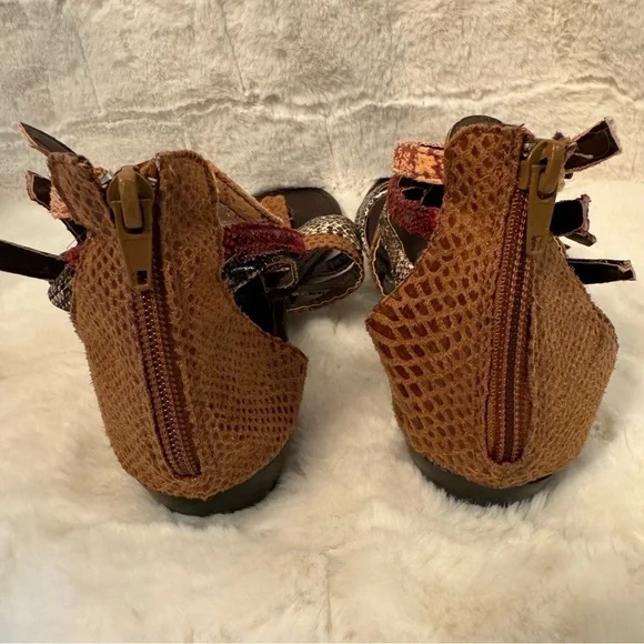 Bamboo Leather Strappy Gladiator T-Strap Sandals. Size 7.5. Snake print NEW - Picture 8 of 15